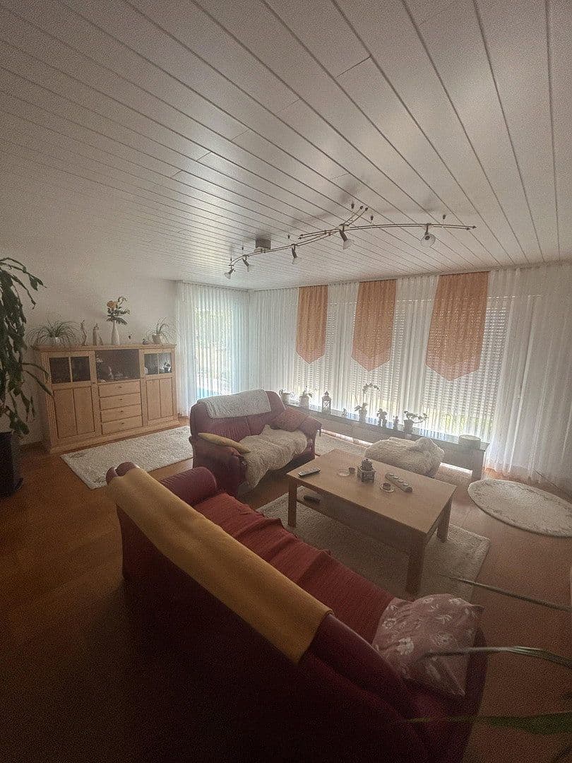 Predaj domu 145 m², pozemok 704 m², Schlat, Bádensko-Wurttembersko Predaj domu 145 m², pozemok 704 m², Schlat, Bádensko-Wurttembersko