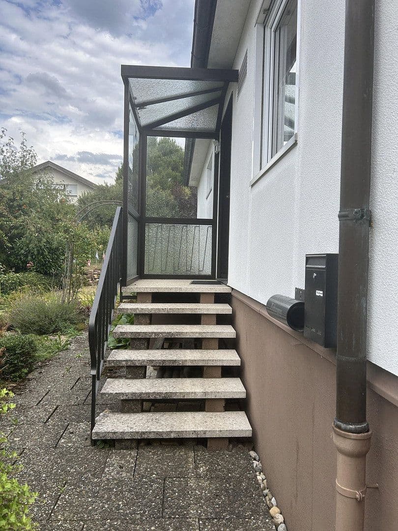 Predaj domu 145 m², pozemok 704 m², Schlat, Bádensko-Wurttembersko Predaj domu 145 m², pozemok 704 m², Schlat, Bádensko-Wurttembersko