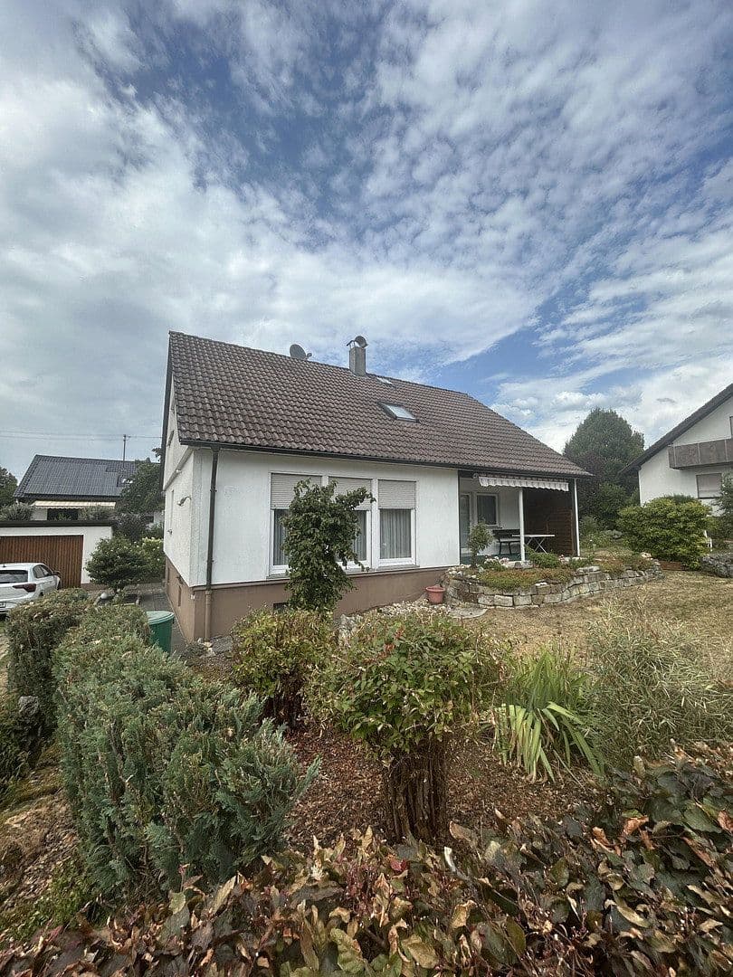 Predaj domu 145 m², pozemok 704 m², Schlat, Bádensko-Wurttembersko Predaj domu 145 m², pozemok 704 m², Schlat, Bádensko-Wurttembersko