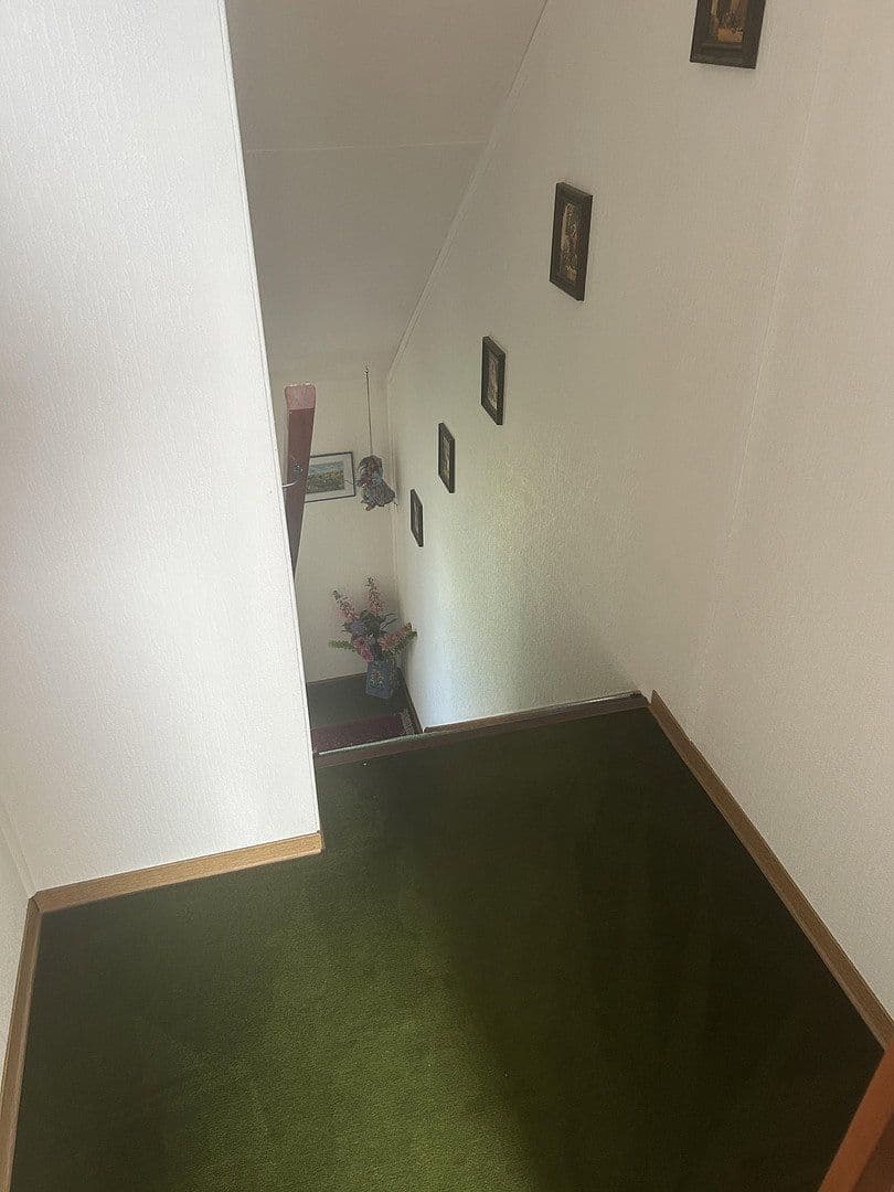 Predaj domu 145 m², pozemok 704 m², Schlat, Bádensko-Wurttembersko Predaj domu 145 m², pozemok 704 m², Schlat, Bádensko-Wurttembersko