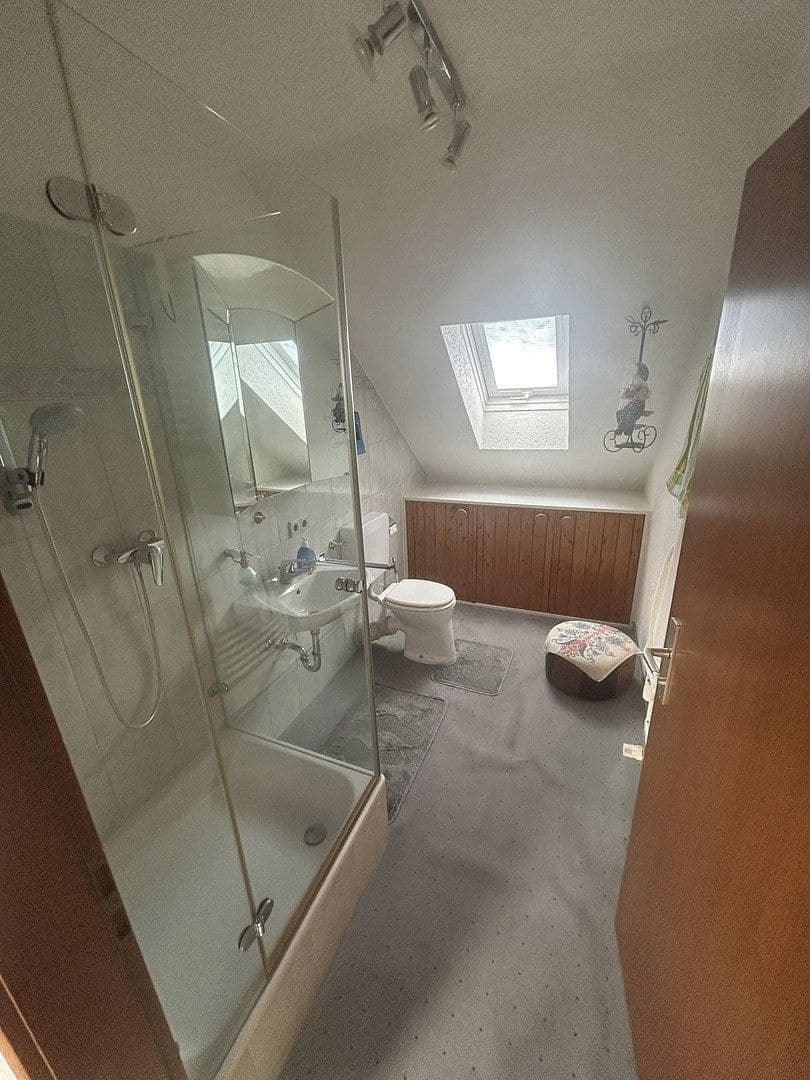Predaj domu 145 m², pozemok 704 m², Schlat, Bádensko-Wurttembersko Predaj domu 145 m², pozemok 704 m², Schlat, Bádensko-Wurttembersko