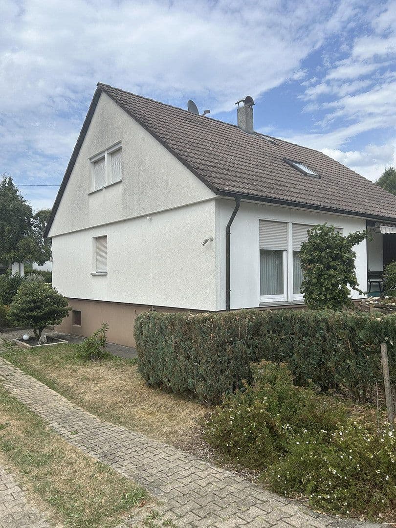 Predaj domu 145 m², pozemok 704 m², Schlat, Bádensko-Wurttembersko Predaj domu 145 m², pozemok 704 m², Schlat, Bádensko-Wurttembersko