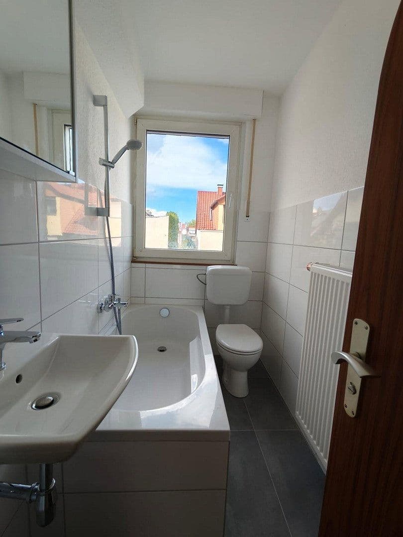 Prenájom bytu 4-izbový 97 m², Emrichruhstraße 41, Mainz, Porýnie-Falcko Prenájom bytu 4-izbový 97 m², Emrichruhstraße 41, Mainz, Porýnie-Falcko