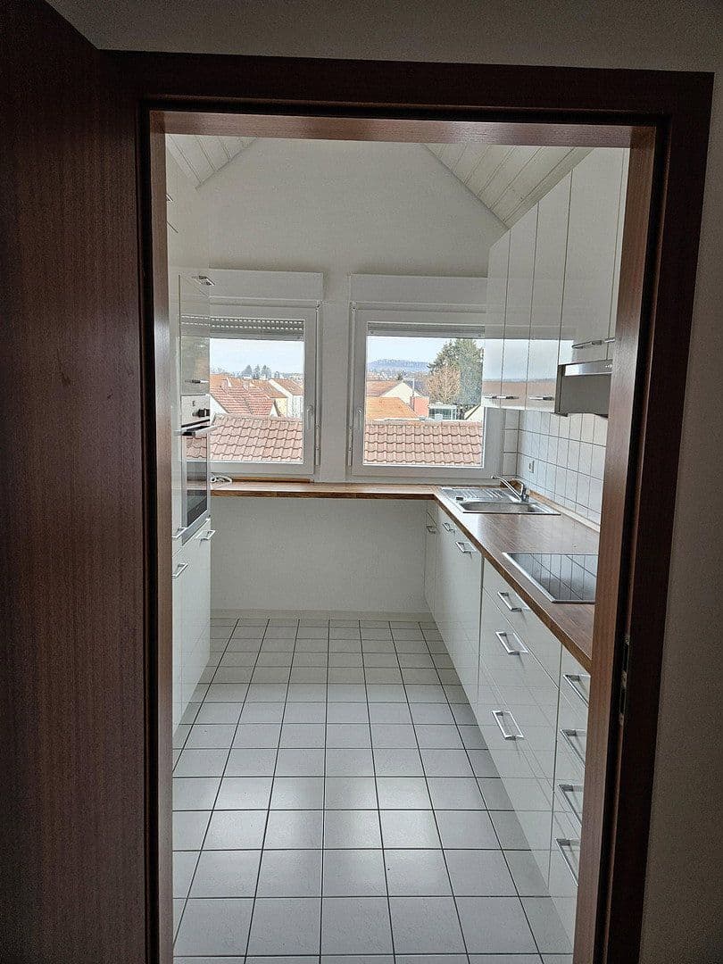Prenájom bytu 2-izbový 65 m², Salach, Bádensko-Wurttembersko Prenájom bytu 2-izbový 65 m², Salach, Bádensko-Wurttembersko