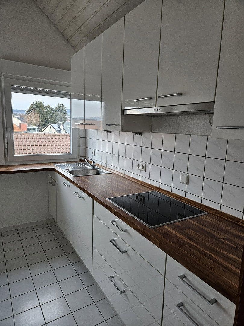 Prenájom bytu 2-izbový 65 m², Salach, Bádensko-Wurttembersko Prenájom bytu 2-izbový 65 m², Salach, Bádensko-Wurttembersko