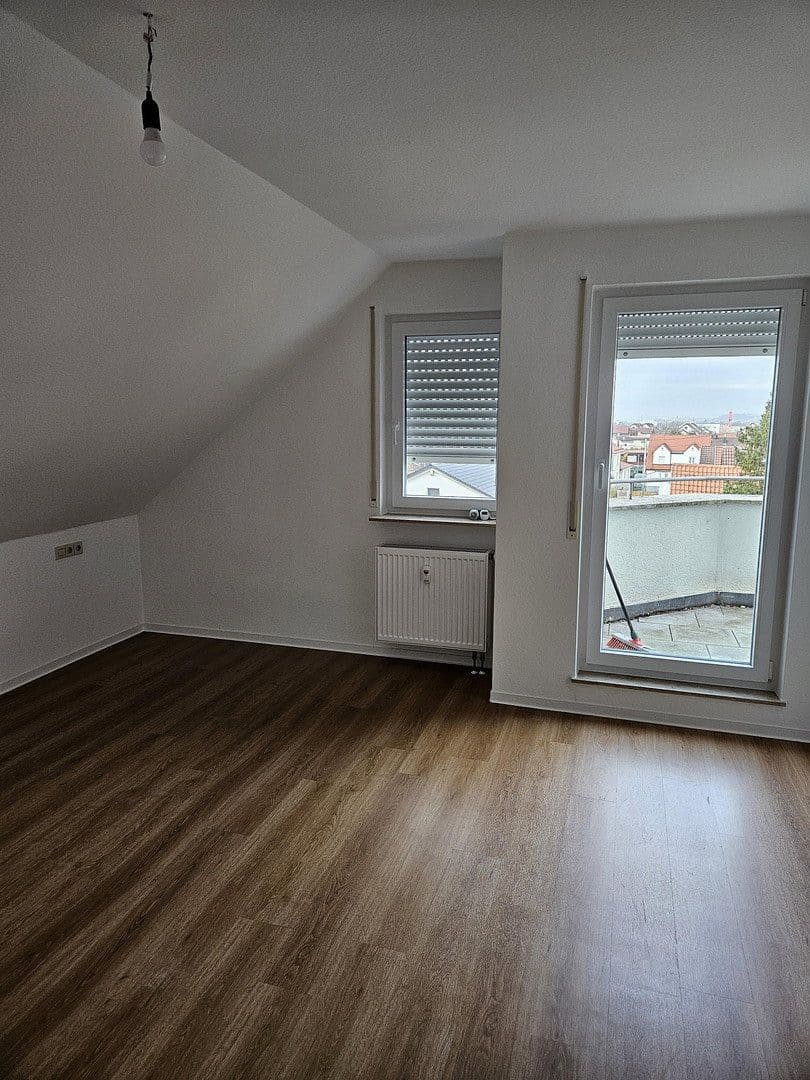 Prenájom bytu 2-izbový 65 m², Salach, Bádensko-Wurttembersko Prenájom bytu 2-izbový 65 m², Salach, Bádensko-Wurttembersko