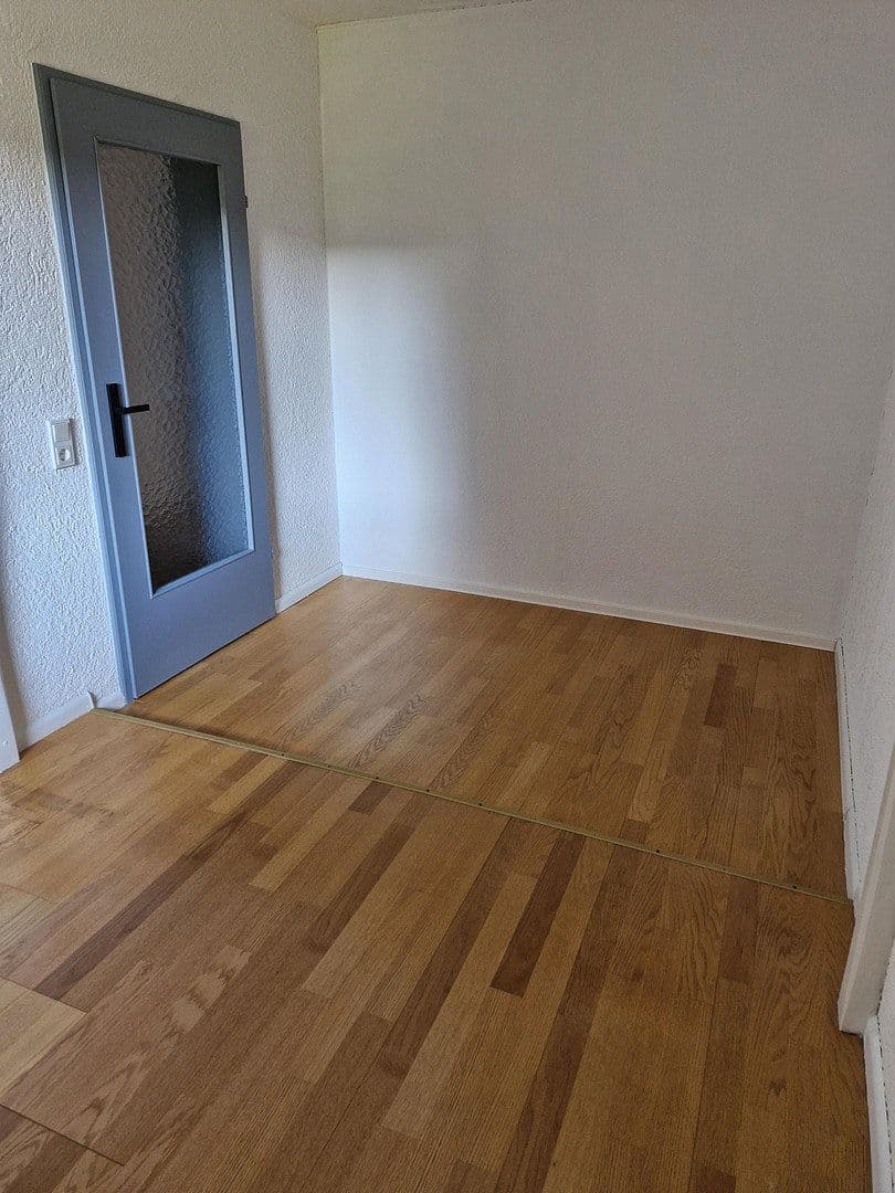 Prenájom bytu 4-izbový 107 m², Ludwigshafen pfingstweide, Porýnie-Falcko Prenájom bytu 4-izbový 107 m², Ludwigshafen pfingstweide, Porýnie-Falcko