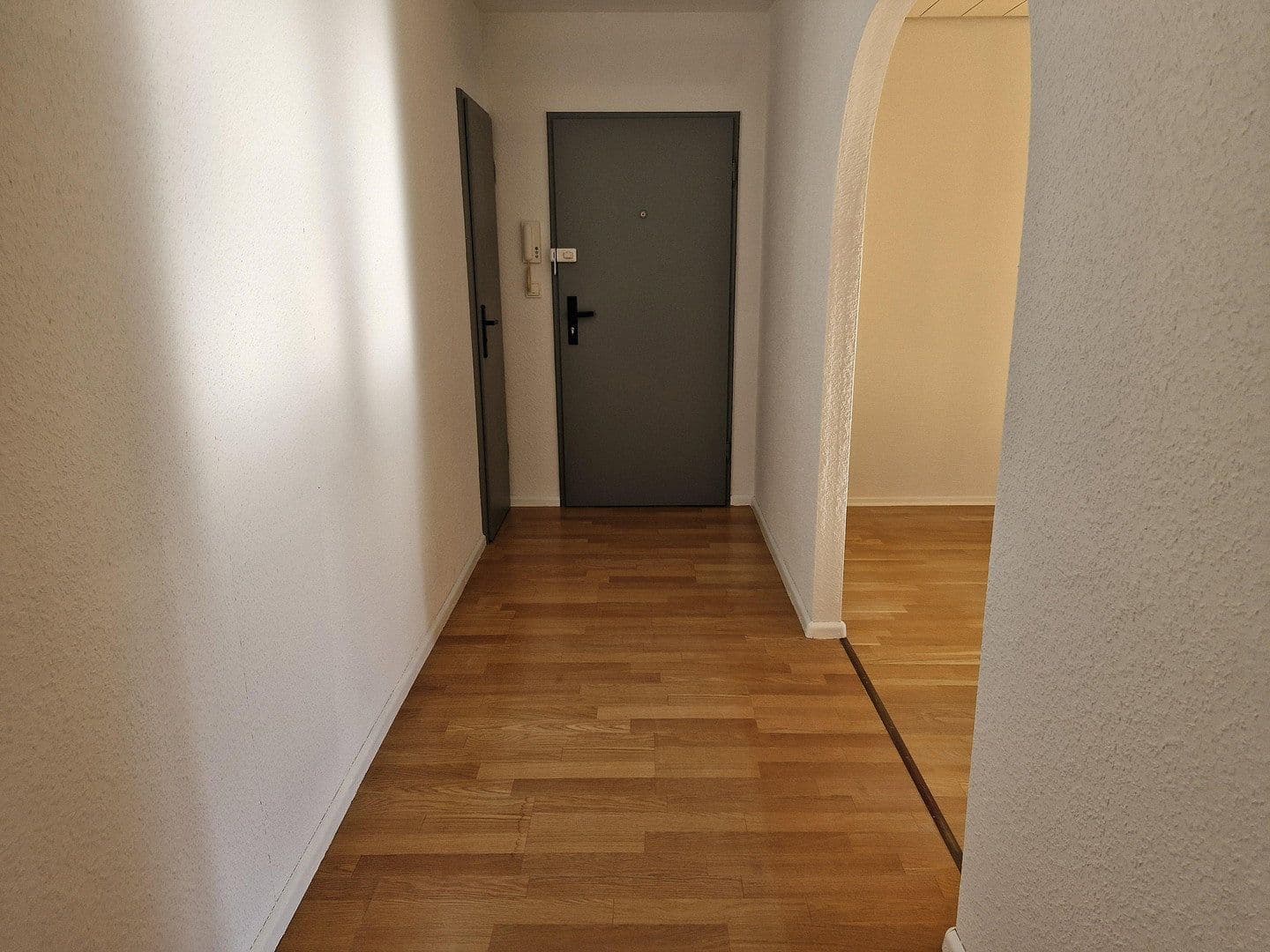 Prenájom bytu 4-izbový 107 m², Ludwigshafen pfingstweide, Porýnie-Falcko Prenájom bytu 4-izbový 107 m², Ludwigshafen pfingstweide, Porýnie-Falcko