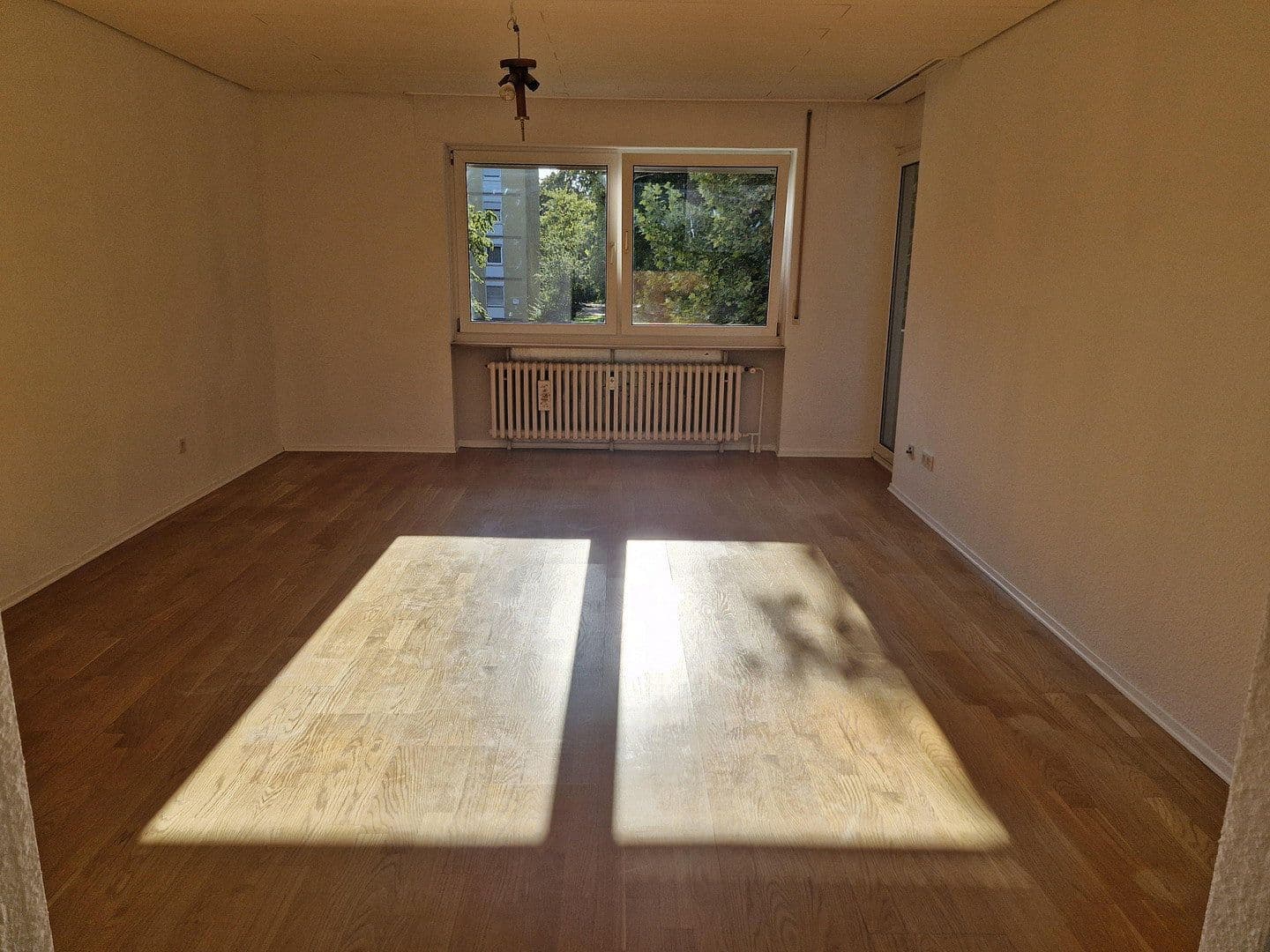 Prenájom bytu 4-izbový 107 m², Ludwigshafen pfingstweide, Porýnie-Falcko Prenájom bytu 4-izbový 107 m², Ludwigshafen pfingstweide, Porýnie-Falcko