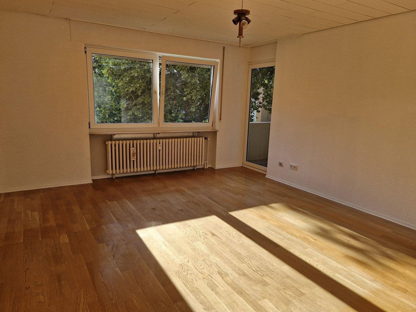 Prenájom bytu 4-izbový 107 m², Ludwigshafen pfingstweide, Porýnie-Falcko Prenájom bytu 4-izbový 107 m², Ludwigshafen pfingstweide, Porýnie-Falcko