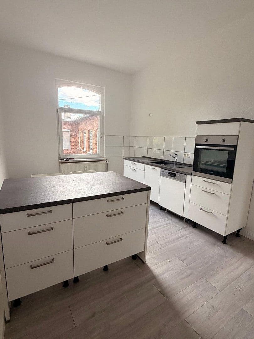 Prenájom bytu 3-izbový 86 m², Niederroßlaer Str. 28, Apolda, Durínsko Prenájom bytu 3-izbový 86 m², Niederroßlaer Str. 28, Apolda, Durínsko