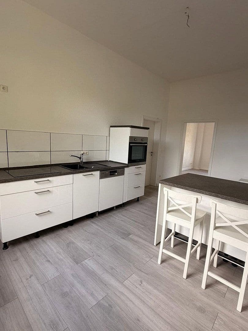 Prenájom bytu 3-izbový 86 m², Niederroßlaer Str. 28, Apolda, Durínsko Prenájom bytu 3-izbový 86 m², Niederroßlaer Str. 28, Apolda, Durínsko