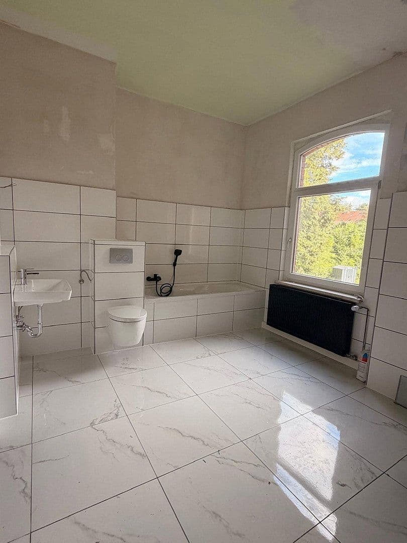 Prenájom bytu 3-izbový 86 m², Niederroßlaer Str. 28, Apolda, Durínsko Prenájom bytu 3-izbový 86 m², Niederroßlaer Str. 28, Apolda, Durínsko