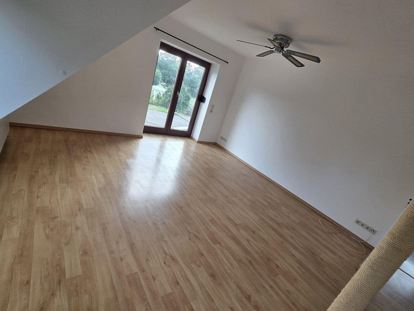Prenájom bytu 3-izbový 115 m², Thedinghausen, Dolné Sasko Prenájom bytu 3-izbový 115 m², Thedinghausen, Dolné Sasko