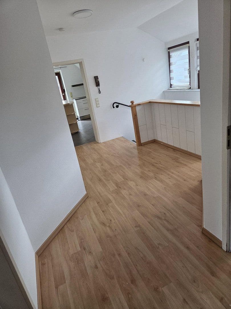 Prenájom bytu 3-izbový 115 m², Thedinghausen, Dolné Sasko Prenájom bytu 3-izbový 115 m², Thedinghausen, Dolné Sasko