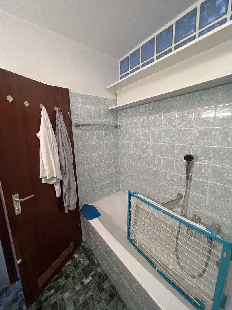 Prenájom bytu 2-izbový 85 m², Friederichstrasse 33 / 37, Korntal-Münchingen, Bádensko-Wurttembersko Prenájom bytu 2-izbový 85 m², Friederichstrasse 33 / 37, Korntal-Münchingen, Bádensko-Wurttembersko