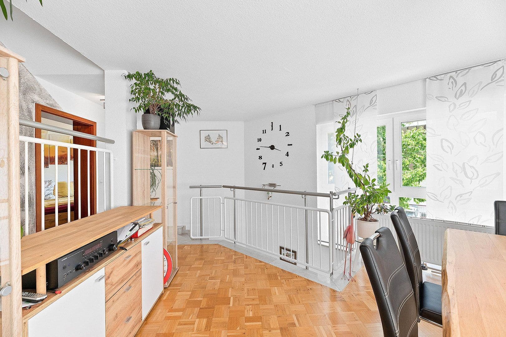 Prenájom bytu 4-izbový 110 m², Leonberg, Bádensko-Wurttembersko Prenájom bytu 4-izbový 110 m², Leonberg, Bádensko-Wurttembersko