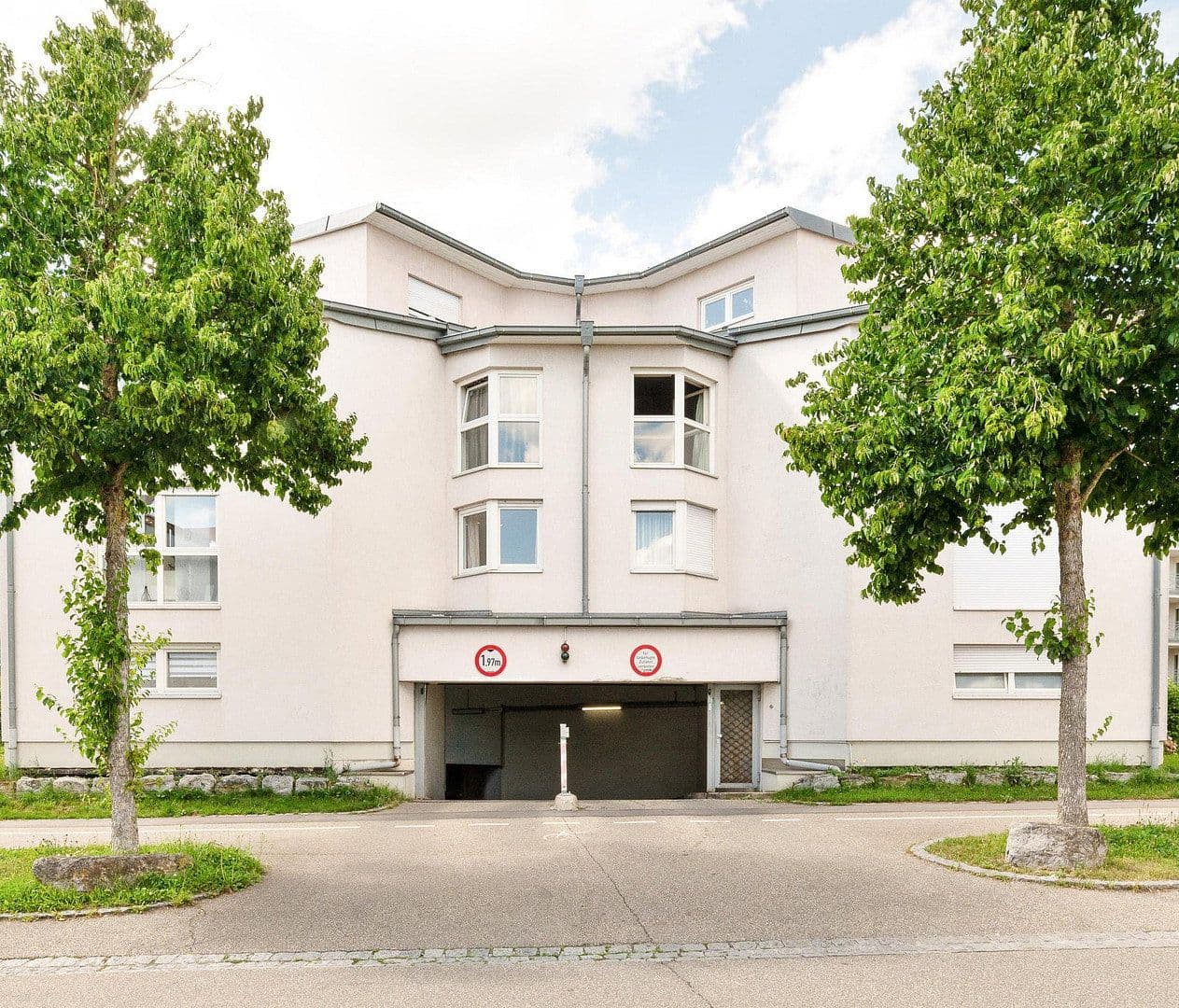 Prenájom bytu 4-izbový 110 m², Leonberg, Bádensko-Wurttembersko Prenájom bytu 4-izbový 110 m², Leonberg, Bádensko-Wurttembersko