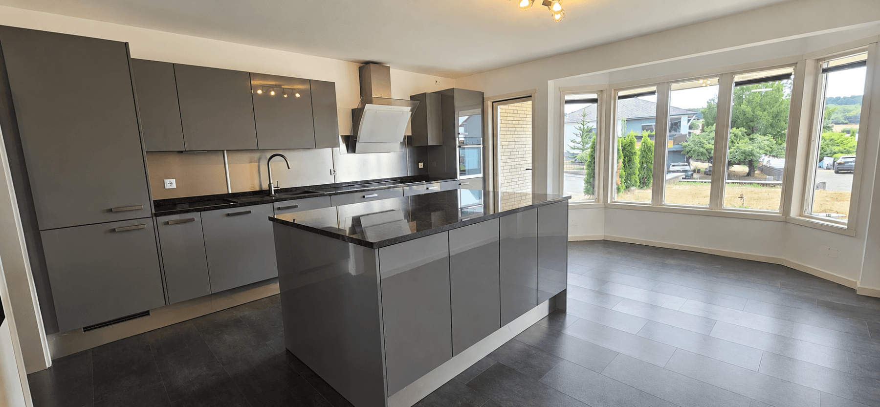 Predaj domu 255 m², pozemok 1.600 m², Waldems, Hesensko Predaj domu 255 m², pozemok 1.600 m², Waldems, Hesensko
