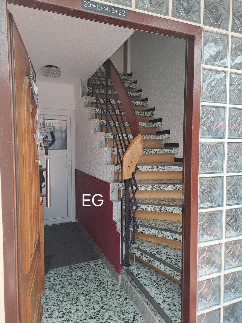 Predaj domu 252 m², pozemok 640 m², Hallauerst. 32, Stühlingen, Bádensko-Wurttembersko Predaj domu 252 m², pozemok 640 m², Hallauerst. 32, Stühlingen, Bádensko-Wurttembersko