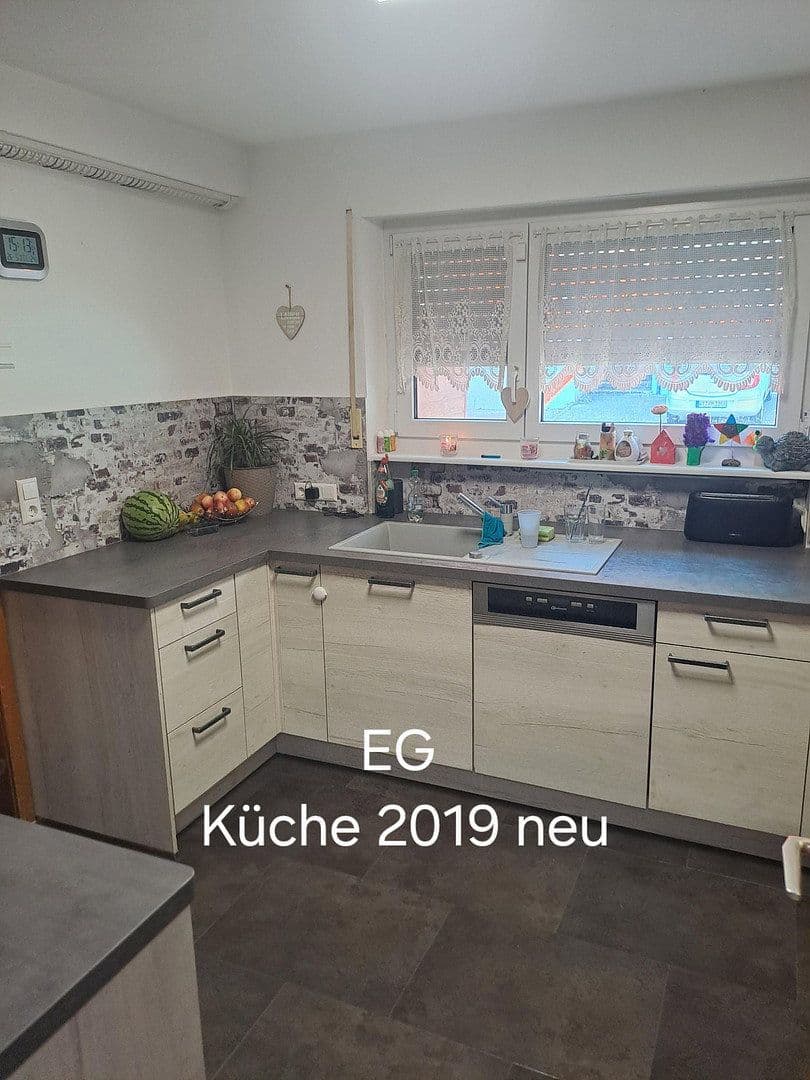Predaj domu 252 m², pozemok 640 m², Hallauerst. 32, Stühlingen, Bádensko-Wurttembersko Predaj domu 252 m², pozemok 640 m², Hallauerst. 32, Stühlingen, Bádensko-Wurttembersko