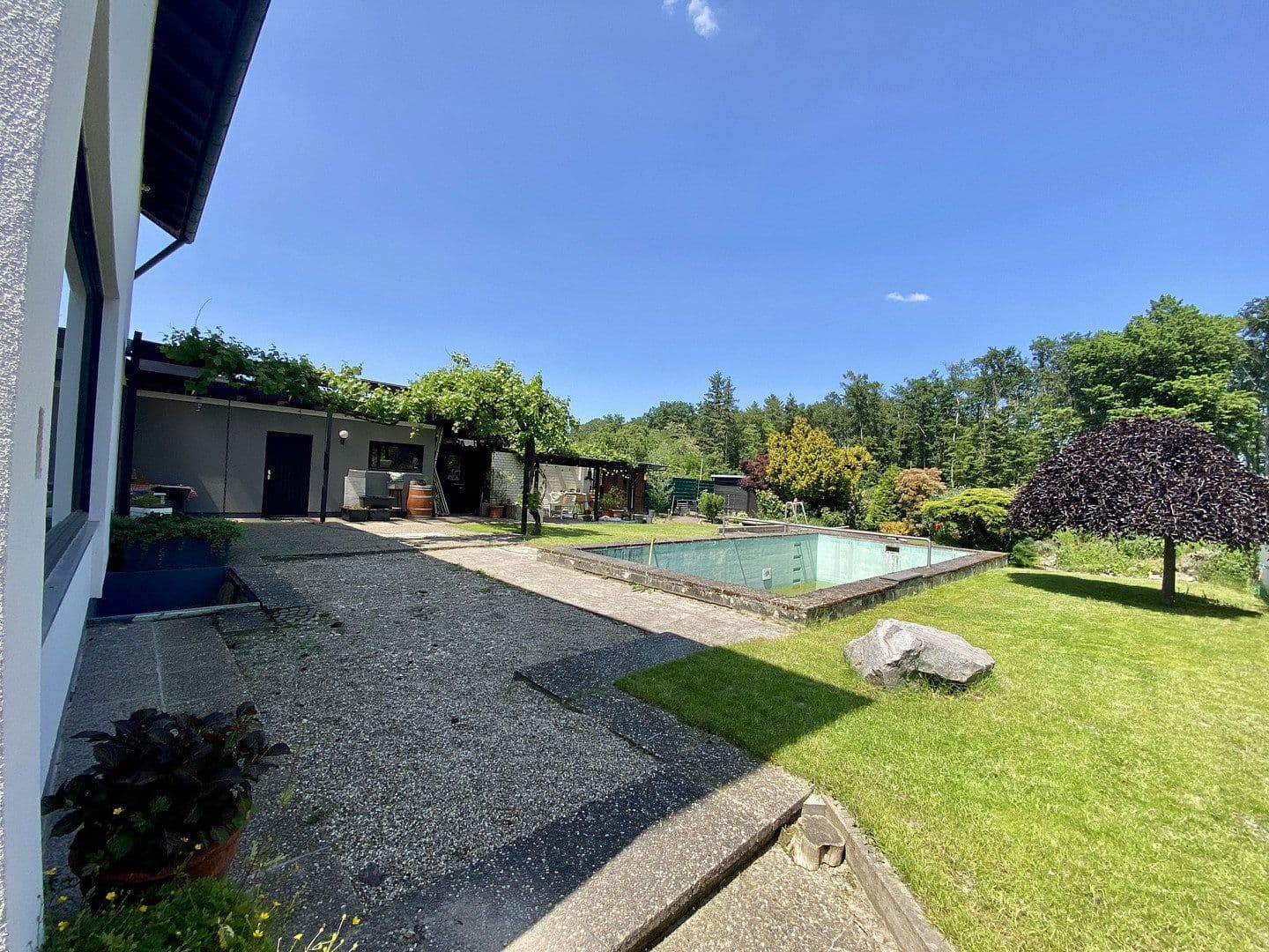 Predaj domu 228 m², pozemok 1.055 m², Wörth am Rhein, Porýnie-Falcko Predaj domu 228 m², pozemok 1.055 m², Wörth am Rhein, Porýnie-Falcko