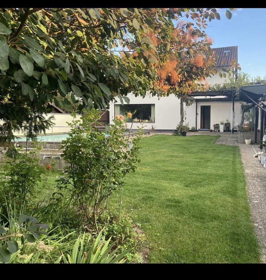 Predaj domu 228 m², pozemok 1.055 m², Wörth am Rhein, Porýnie-Falcko Predaj domu 228 m², pozemok 1.055 m², Wörth am Rhein, Porýnie-Falcko