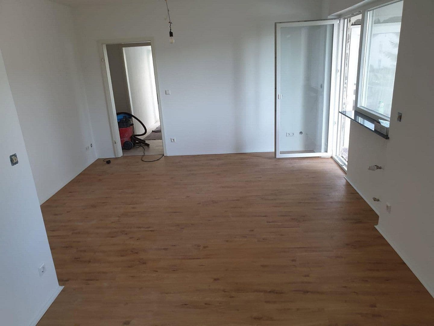 Predaj domu 228 m², pozemok 1.055 m², Wörth am Rhein, Porýnie-Falcko Predaj domu 228 m², pozemok 1.055 m², Wörth am Rhein, Porýnie-Falcko