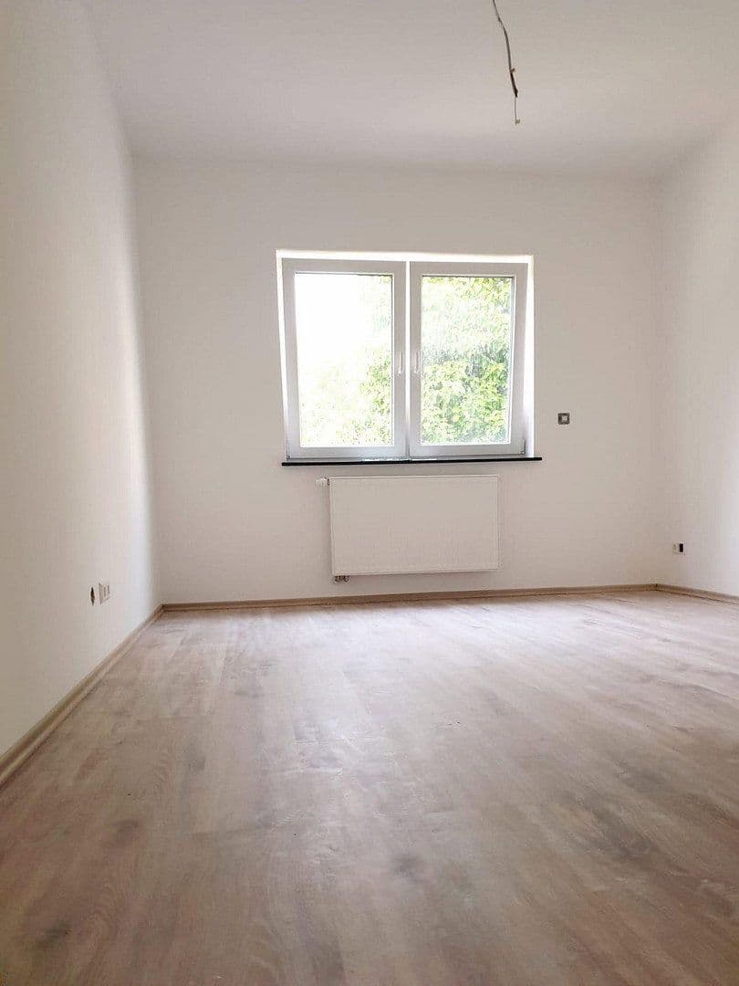 Predaj domu 228 m², pozemok 1.055 m², Wörth am Rhein, Porýnie-Falcko Predaj domu 228 m², pozemok 1.055 m², Wörth am Rhein, Porýnie-Falcko