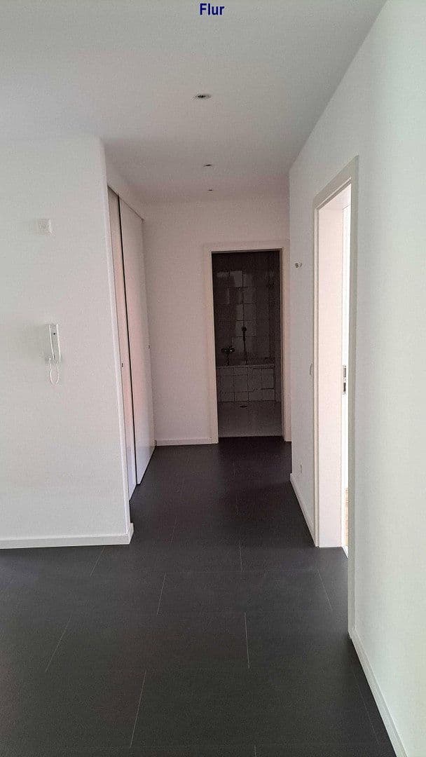 Prenájom bytu 4-izbový 123 m², Bempflingen, Bádensko-Wurttembersko Prenájom bytu 4-izbový 123 m², Bempflingen, Bádensko-Wurttembersko