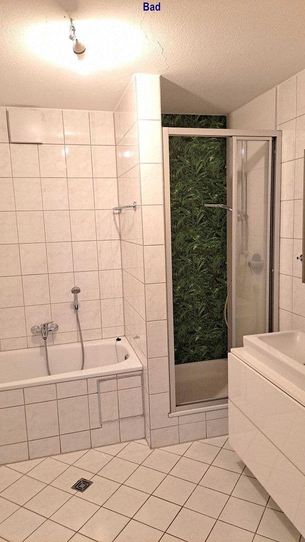 Prenájom bytu 4-izbový 123 m², Bempflingen, Bádensko-Wurttembersko Prenájom bytu 4-izbový 123 m², Bempflingen, Bádensko-Wurttembersko