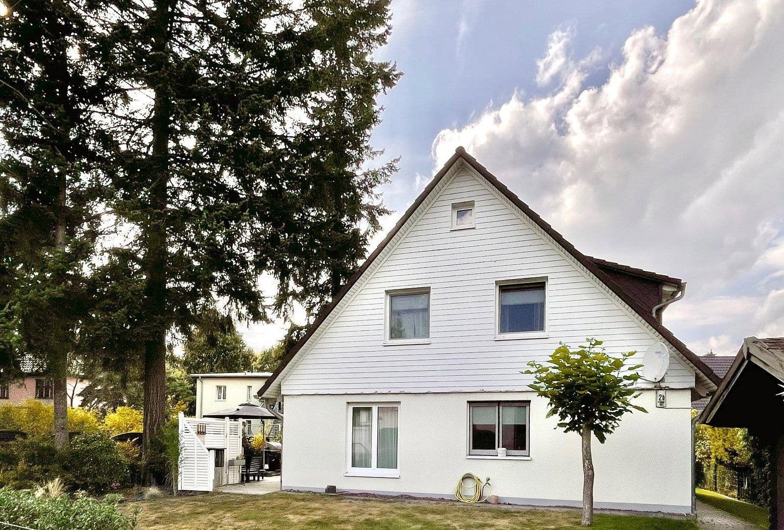 Predaj domu 110 m², pozemok 440 m², Fichtestraße, Hoppegarten, Brandenbursko Predaj domu 110 m², pozemok 440 m², Fichtestraße, Hoppegarten, Brandenbursko
