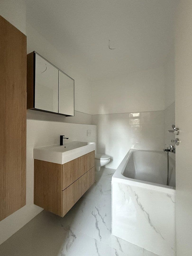 Prenájom bytu 4-izbový 90 m², Heidenberg 89, Apolda, Durínsko Prenájom bytu 4-izbový 90 m², Heidenberg 89, Apolda, Durínsko