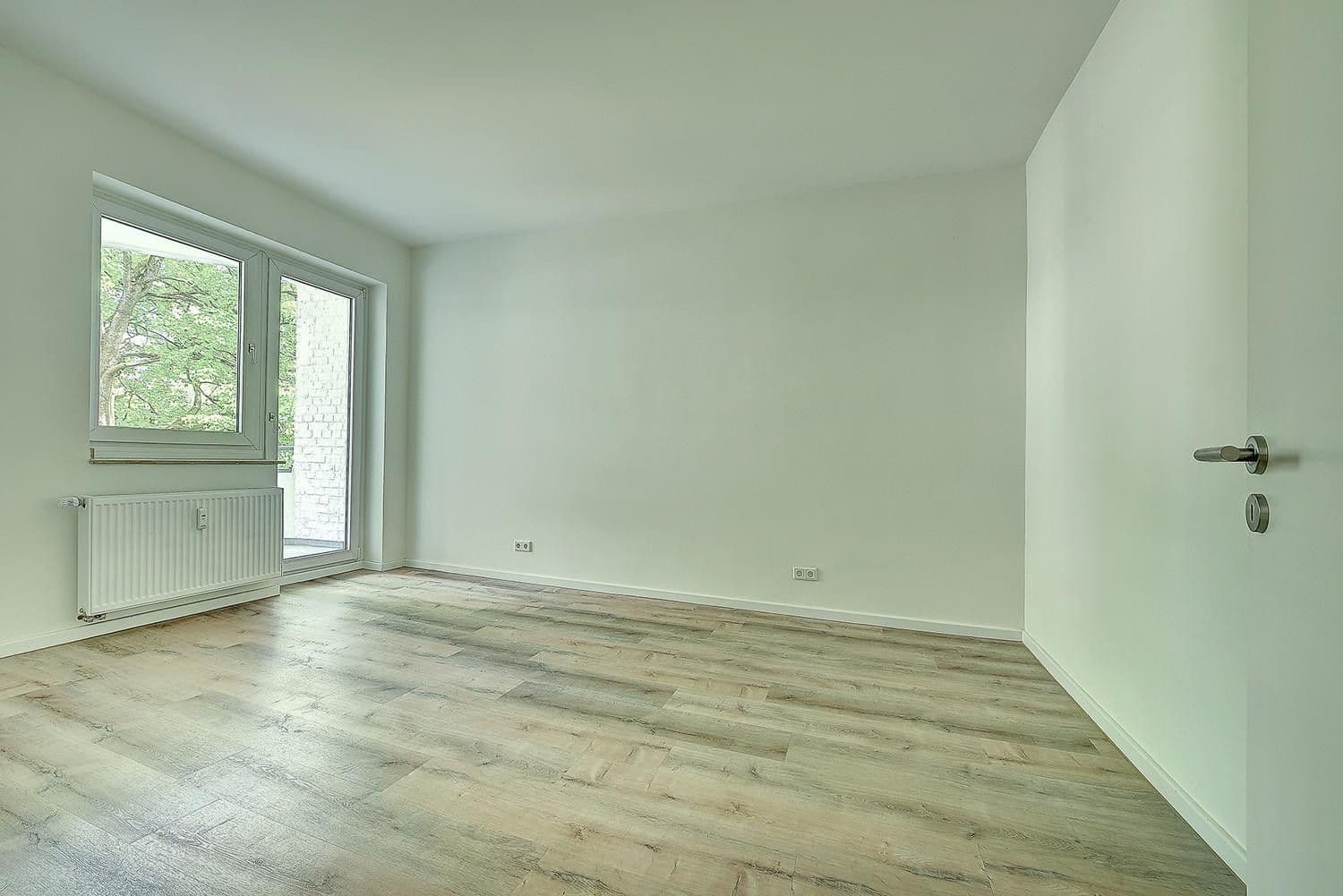 Prenájom bytu 2-izbový 72 m², Düsseldorf, Severné Porýnie - Westfálsko Prenájom bytu 2-izbový 72 m², Düsseldorf, Severné Porýnie - Westfálsko