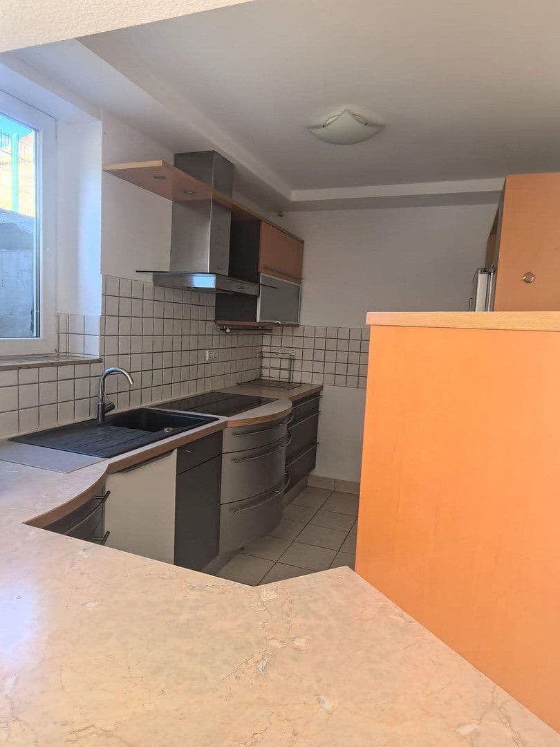 Prenájom bytu 4-izbový 160 m², Berlin, Berlín Prenájom bytu 4-izbový 160 m², Berlin, Berlín