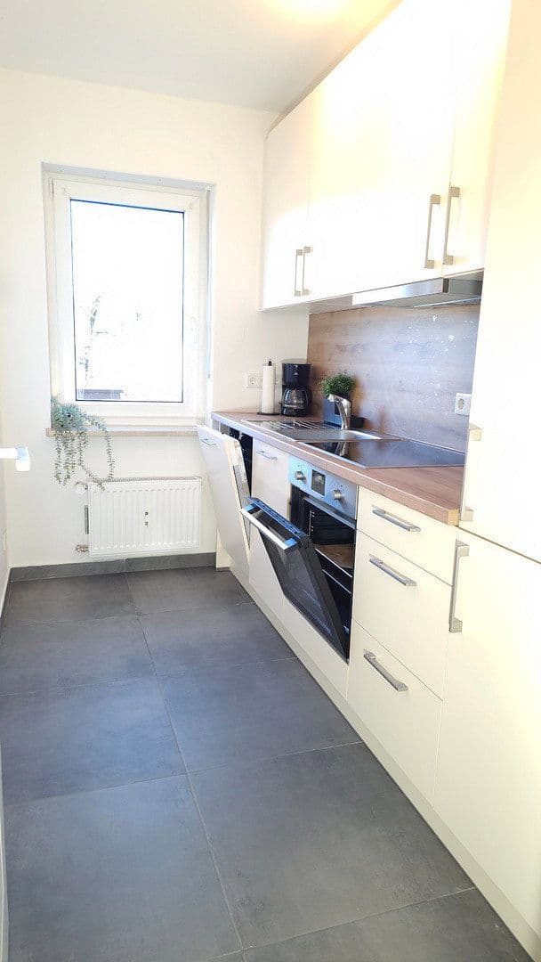 Prenájom bytu 3-izbový 75 m², München, Bavorsko Prenájom bytu 3-izbový 75 m², München, Bavorsko