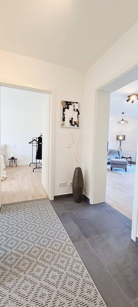 Prenájom bytu 3-izbový 75 m², München, Bavorsko Prenájom bytu 3-izbový 75 m², München, Bavorsko