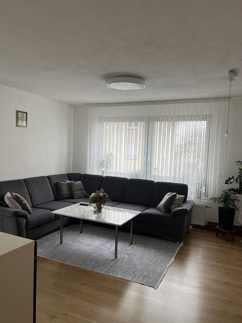 Prenájom bytu 4-izbový 98 m², Köllestraße 25, Ulm, Bádensko-Wurttembersko Prenájom bytu 4-izbový 98 m², Köllestraße 25, Ulm, Bádensko-Wurttembersko