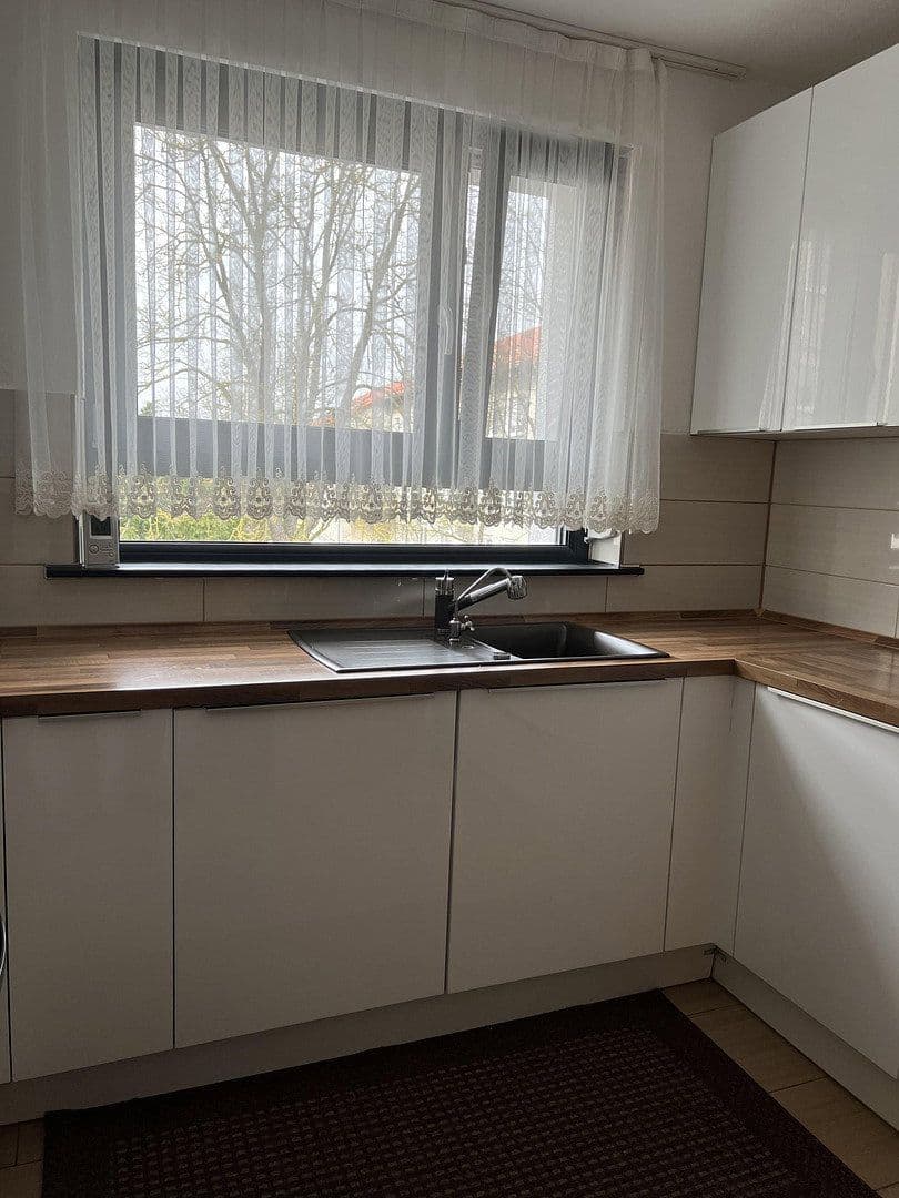 Prenájom bytu 4-izbový 98 m², Köllestraße 25, Ulm, Bádensko-Wurttembersko Prenájom bytu 4-izbový 98 m², Köllestraße 25, Ulm, Bádensko-Wurttembersko