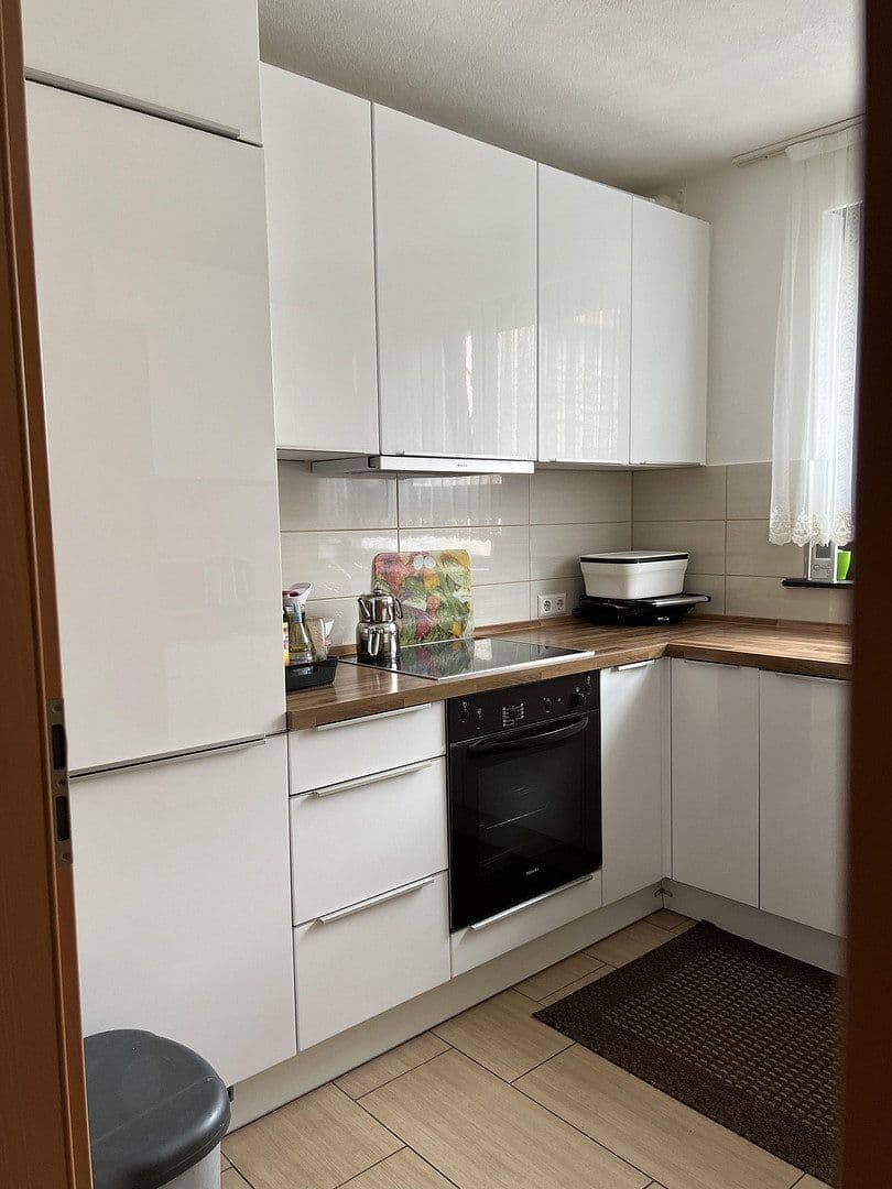 Prenájom bytu 4-izbový 98 m², Köllestraße 25, Ulm, Bádensko-Wurttembersko Prenájom bytu 4-izbový 98 m², Köllestraße 25, Ulm, Bádensko-Wurttembersko