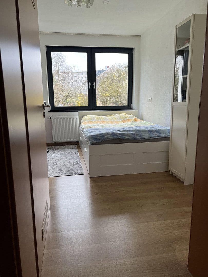 Prenájom bytu 4-izbový 98 m², Köllestraße 25, Ulm, Bádensko-Wurttembersko Prenájom bytu 4-izbový 98 m², Köllestraße 25, Ulm, Bádensko-Wurttembersko