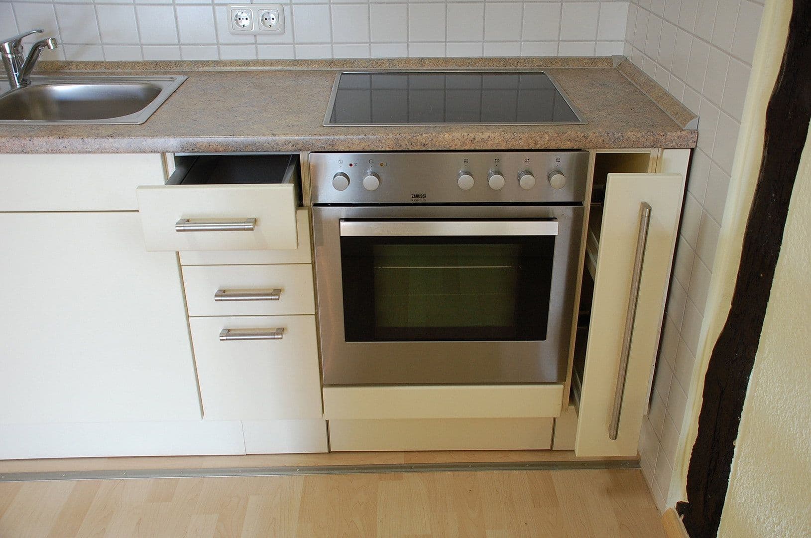Prenájom bytu 1-izbový 43 m², Dorfstr. 17, Wolfsburg, Dolné Sasko Prenájom bytu 1-izbový 43 m², Dorfstr. 17, Wolfsburg, Dolné Sasko