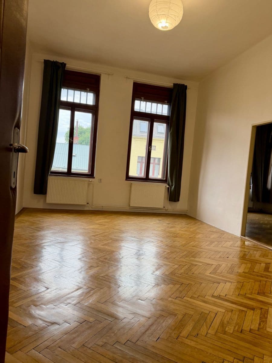 Prenájom bytu 3-izbový 108 m², Nádražní, Ostrava, Moravskoslezský kraj Prenájom bytu 3-izbový 108 m², Nádražní, Ostrava, Moravskoslezský kraj