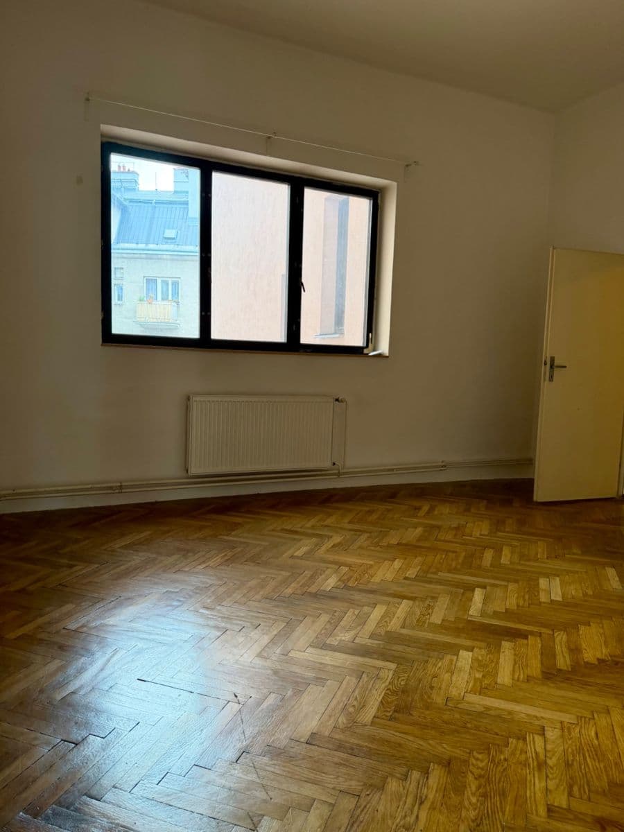 Prenájom bytu 3-izbový 108 m², Nádražní, Ostrava, Moravskoslezský kraj Prenájom bytu 3-izbový 108 m², Nádražní, Ostrava, Moravskoslezský kraj