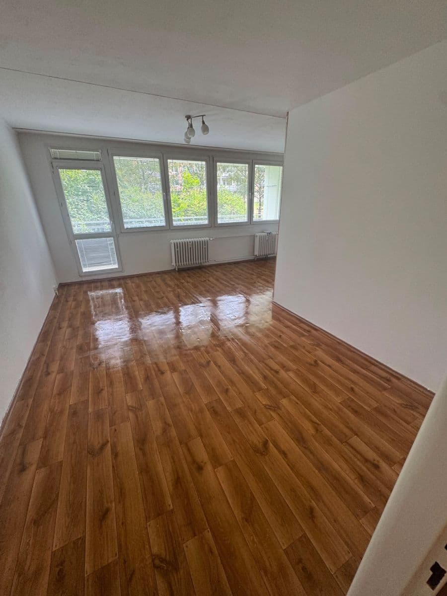 Prenájom bytu 3-izbový 69 m², Trnovanská, Teplice, Ústecký kraj Prenájom bytu 3-izbový 69 m², Trnovanská, Teplice, Ústecký kraj