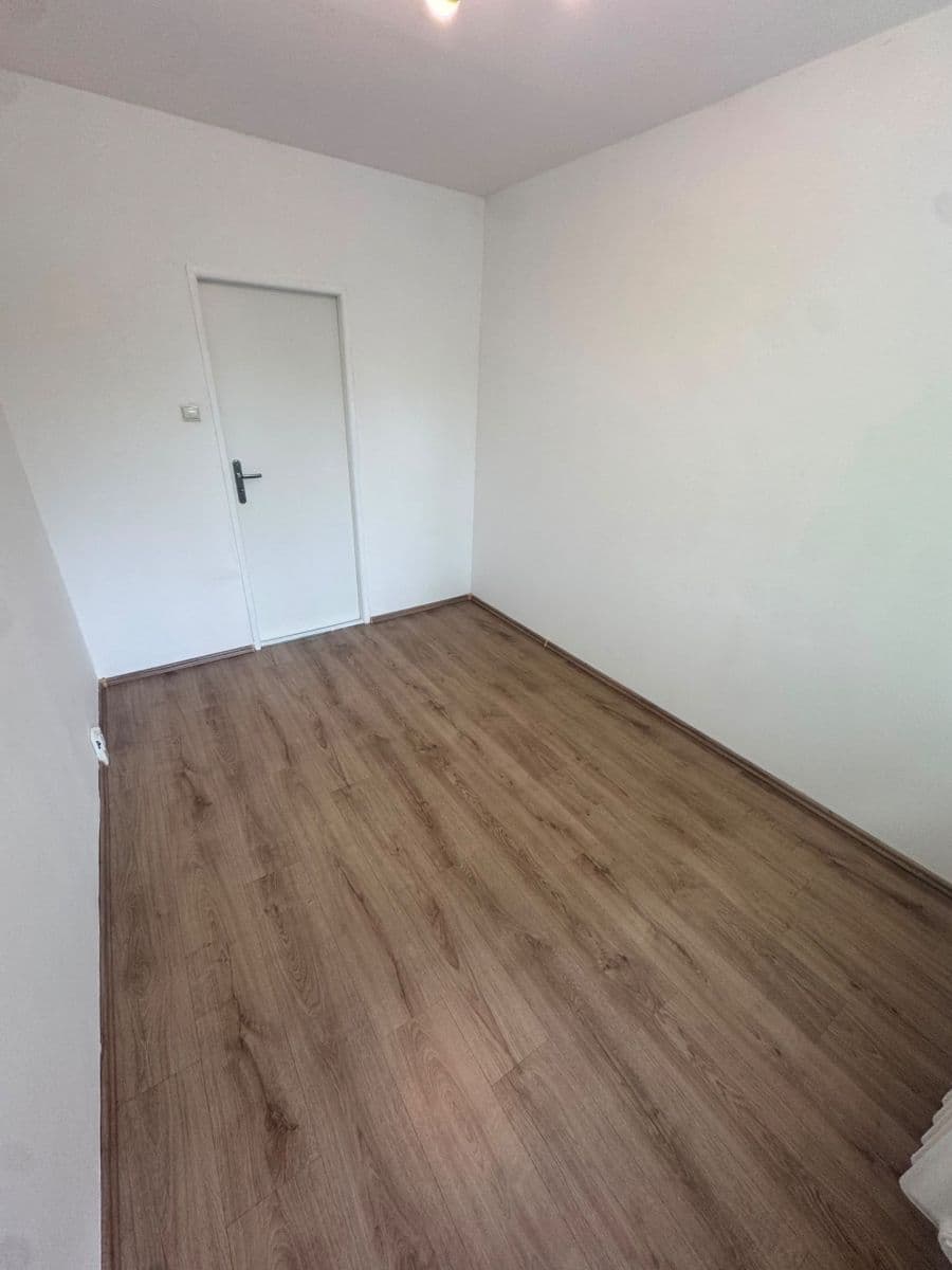 Prenájom bytu 3-izbový 69 m², Trnovanská, Teplice, Ústecký kraj Prenájom bytu 3-izbový 69 m², Trnovanská, Teplice, Ústecký kraj