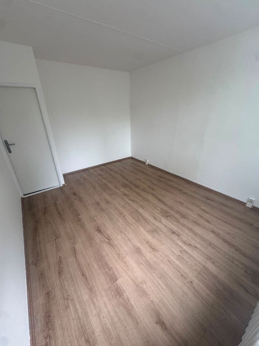 Prenájom bytu 3-izbový 69 m², Trnovanská, Teplice, Ústecký kraj Prenájom bytu 3-izbový 69 m², Trnovanská, Teplice, Ústecký kraj
