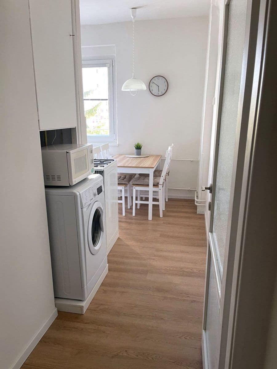 Prenájom bytu 2-izbový 64 m², Malinová, Praha, Praha Prenájom bytu 2-izbový 64 m², Malinová, Praha, Praha