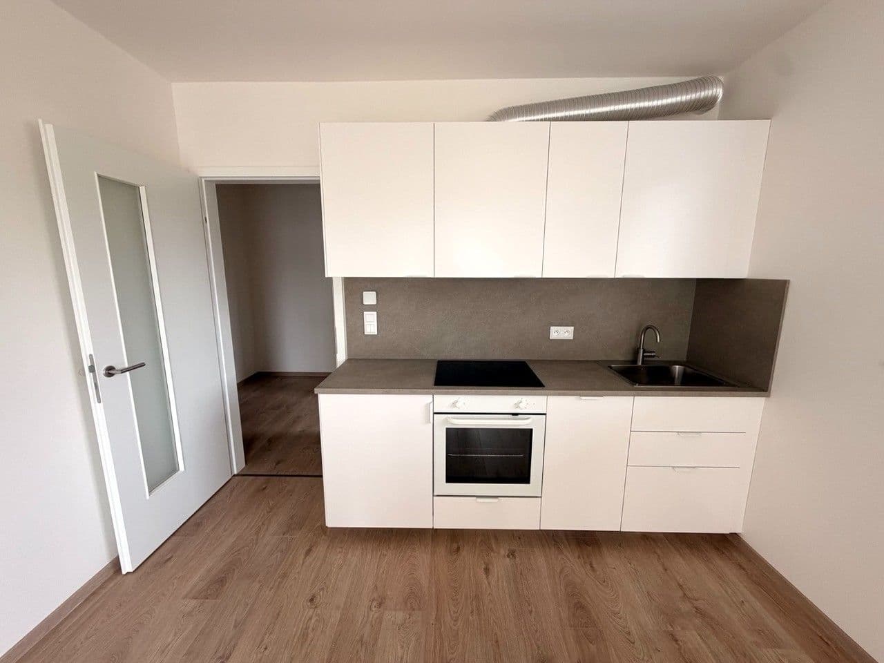 Prenájom bytu 2-izbový 47 m², Haenkeho, Praha, Praha Prenájom bytu 2-izbový 47 m², Haenkeho, Praha, Praha