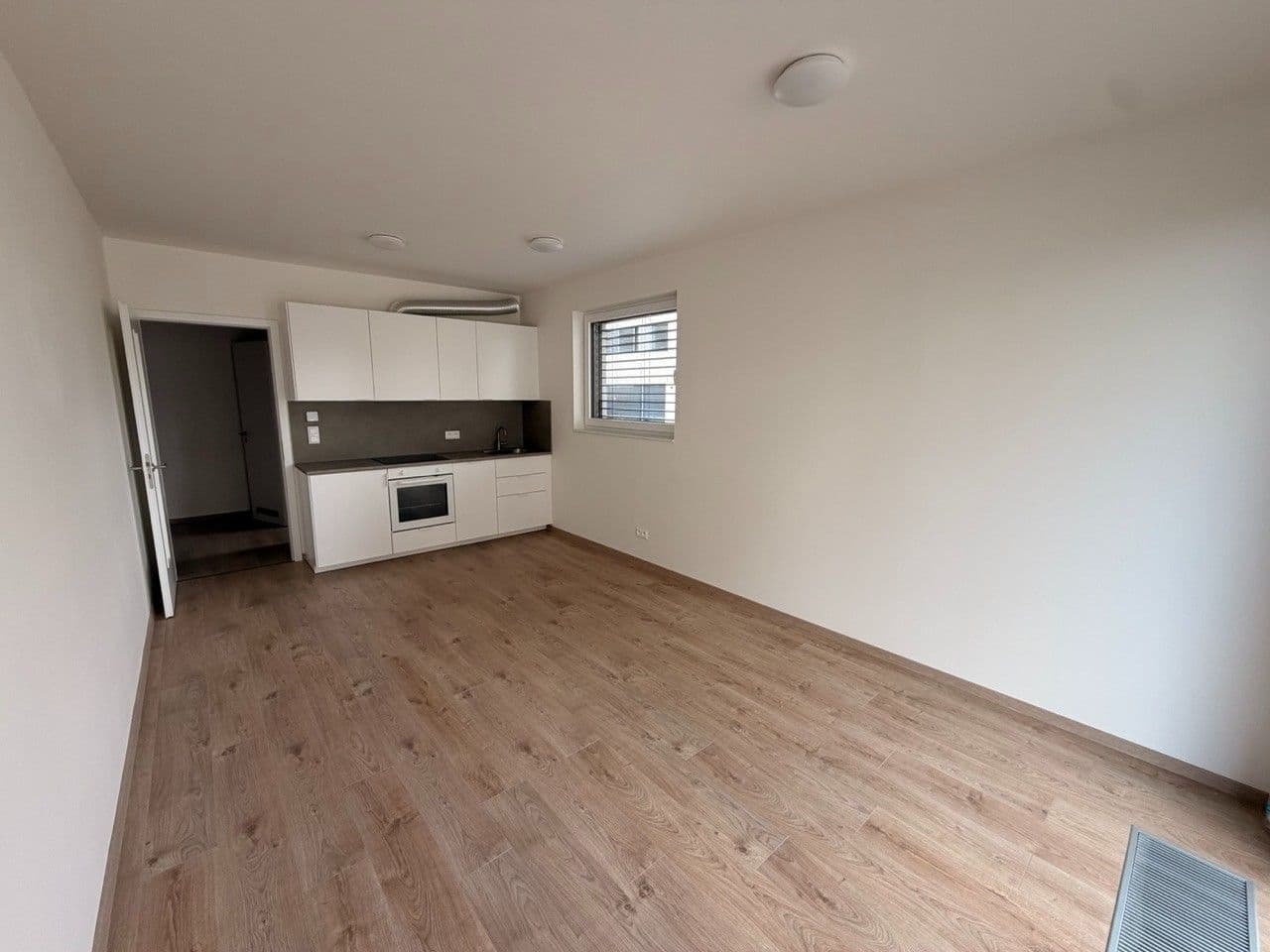 Prenájom bytu 2-izbový 47 m², Haenkeho, Praha, Praha Prenájom bytu 2-izbový 47 m², Haenkeho, Praha, Praha